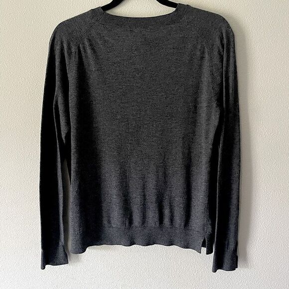H&M Gray, Soft, Wool-Blend, Long-Sleeve, Thin Sweater. Size Medium. - Picture 2 of 5